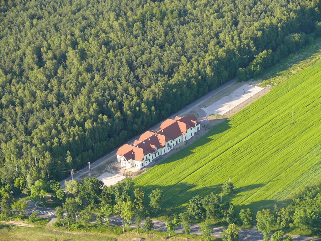 Hotel Sulbin Гарволин Екстериор снимка