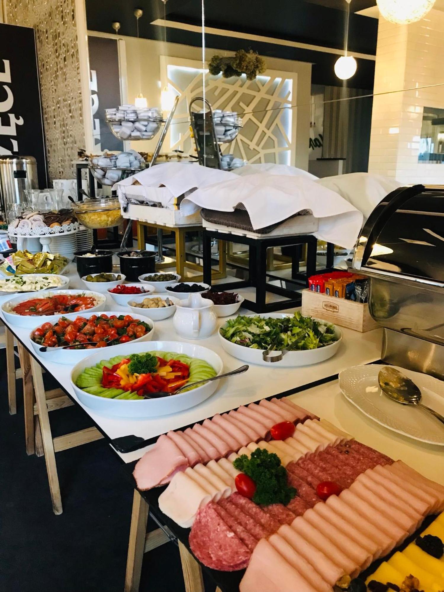 Hotel Sulbin Гарволин Екстериор снимка