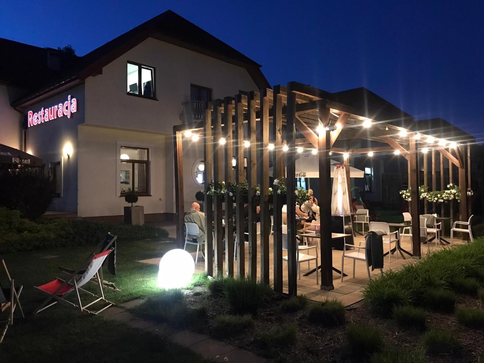 Hotel Sulbin Гарволин Екстериор снимка
