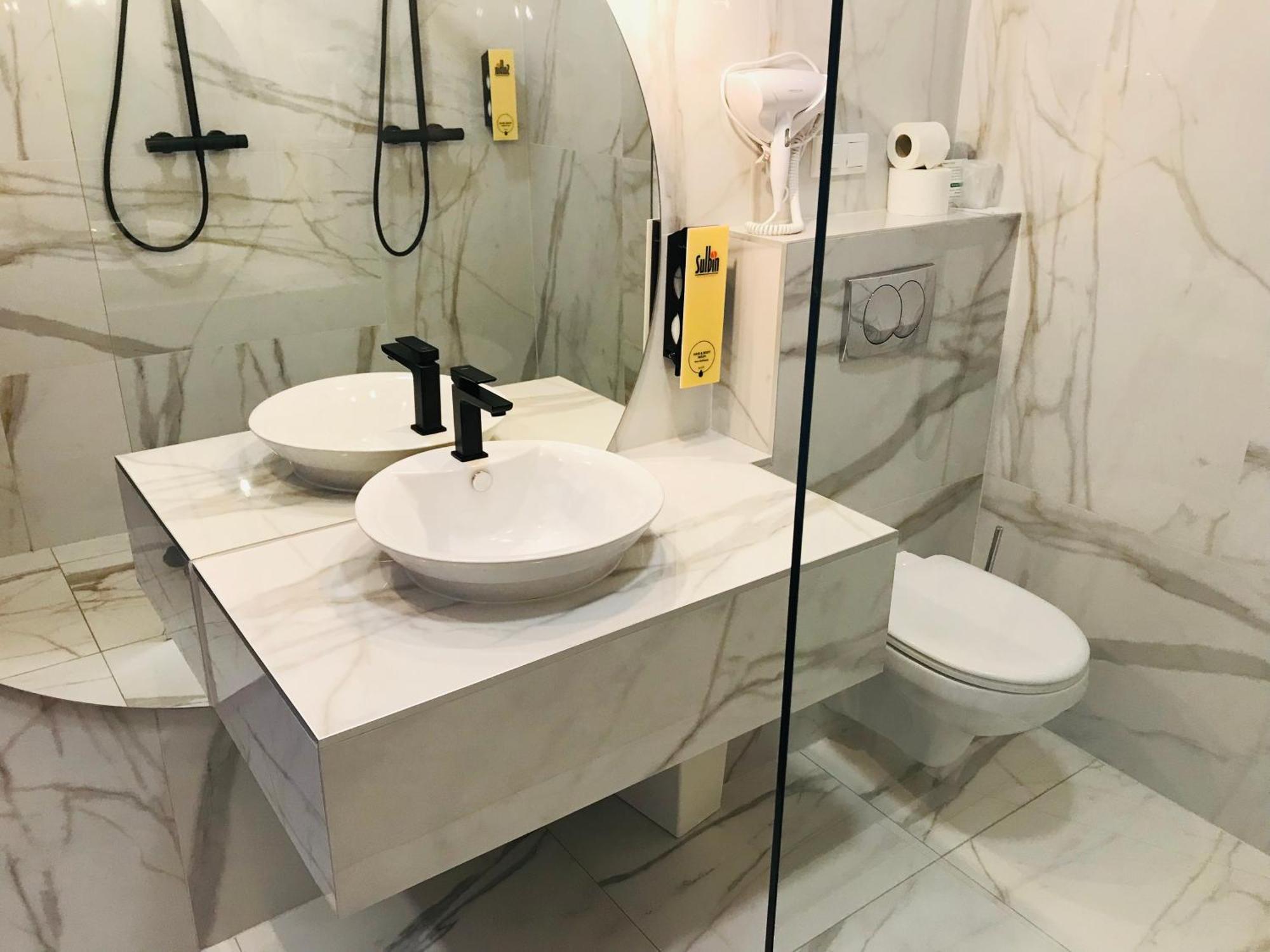 Hotel Sulbin Гарволин Екстериор снимка