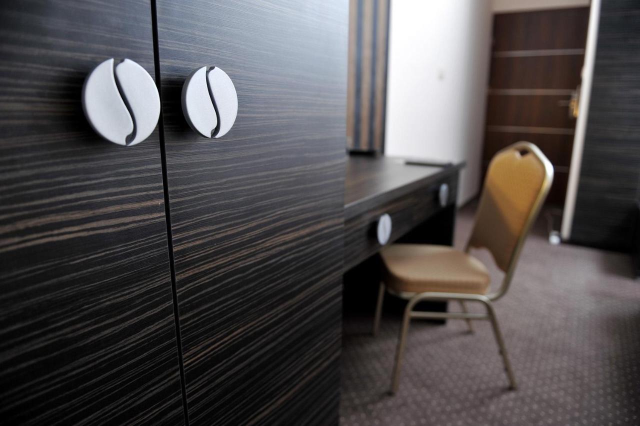 Hotel Sulbin Гарволин Екстериор снимка